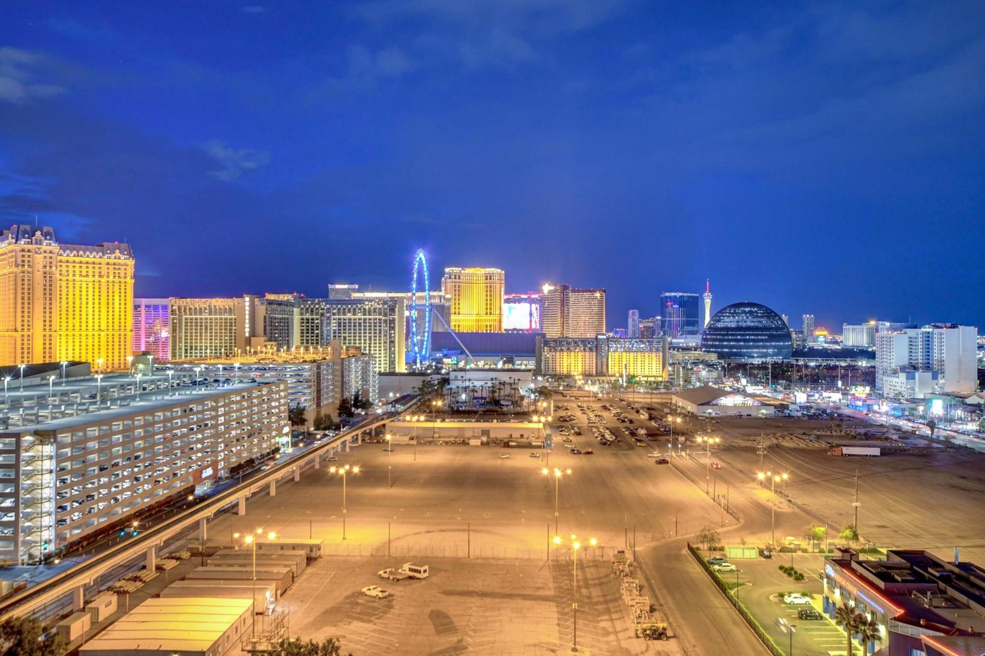 لاس فيغاس Balcony Strip View Suite * Mgm Signature Tower 3 المظهر الخارجي الصورة